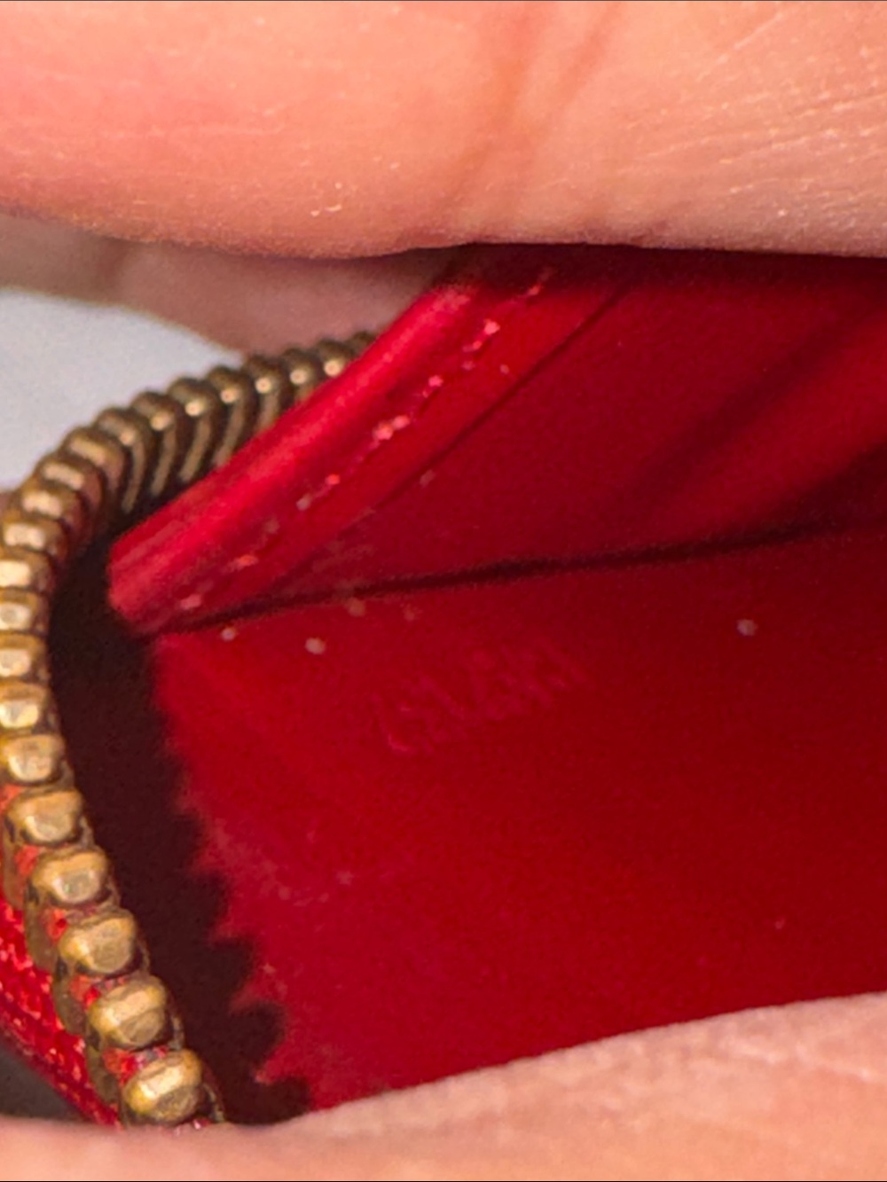 Authentic Louis Vuitton Vernis Zip-Around Wallet in Deep Red - Picture 15 of 16